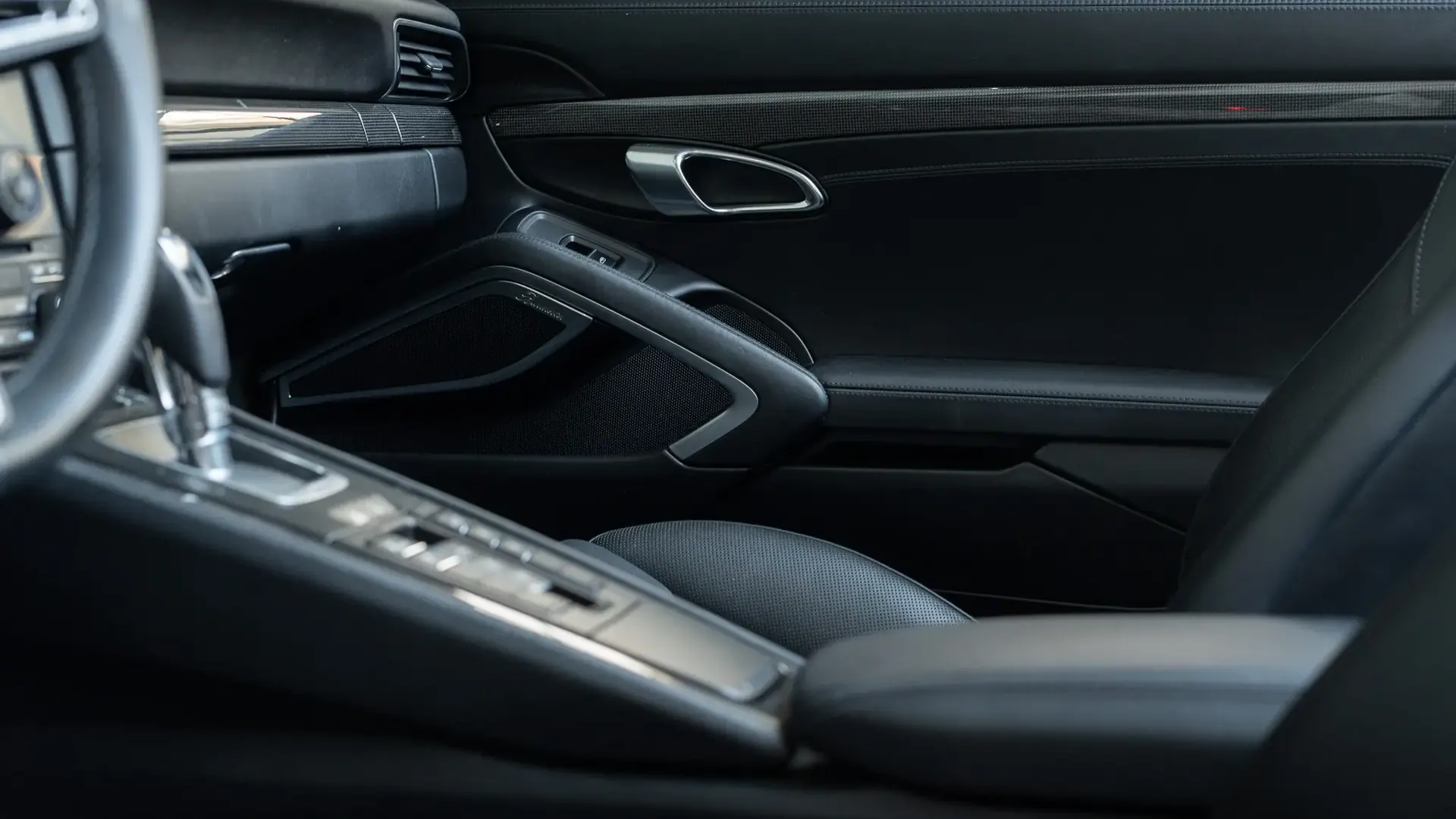 Porsche 911 — photo 25
