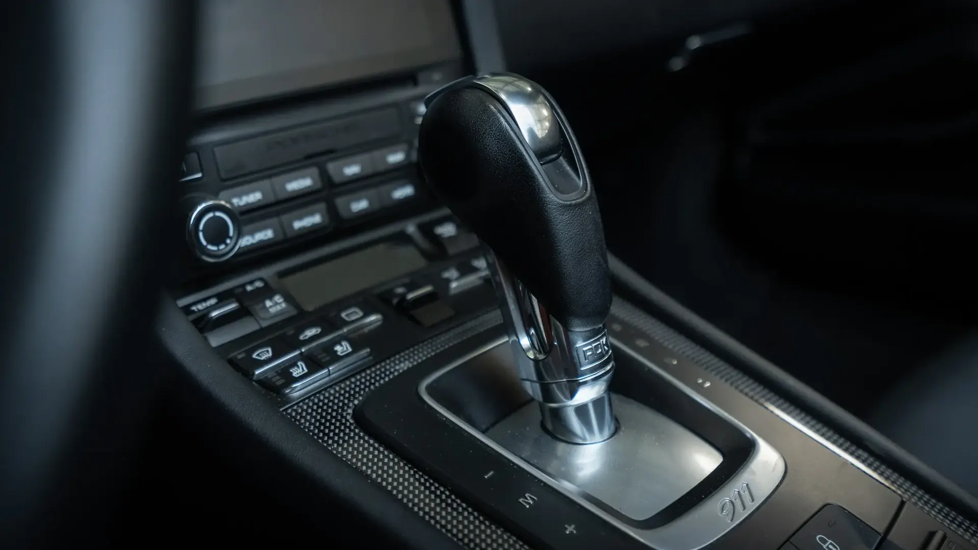 Porsche 911 — photo 21