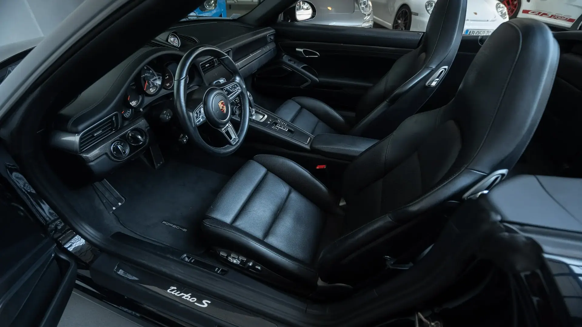 Porsche 911 — photo 10