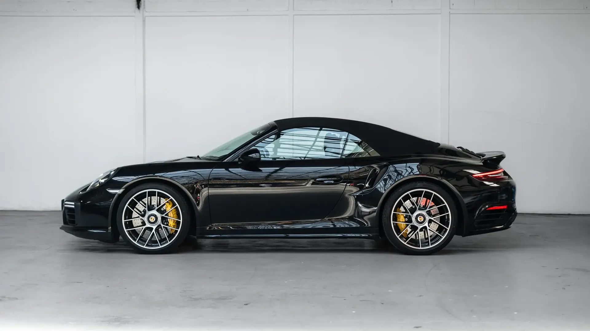 Porsche 911 — photo 7