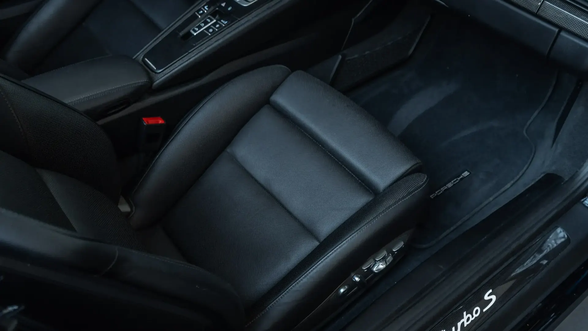 Porsche 911 — photo 30
