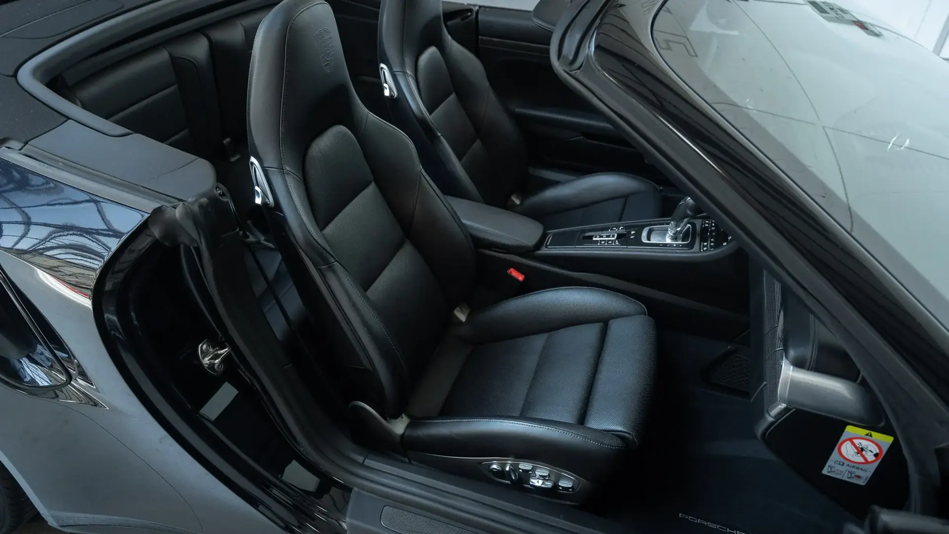 Porsche 911 — photo 29