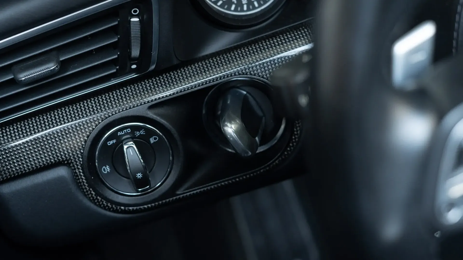 Porsche 911 — photo 15