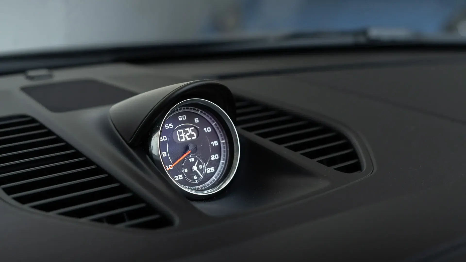 Porsche 911 — photo 19