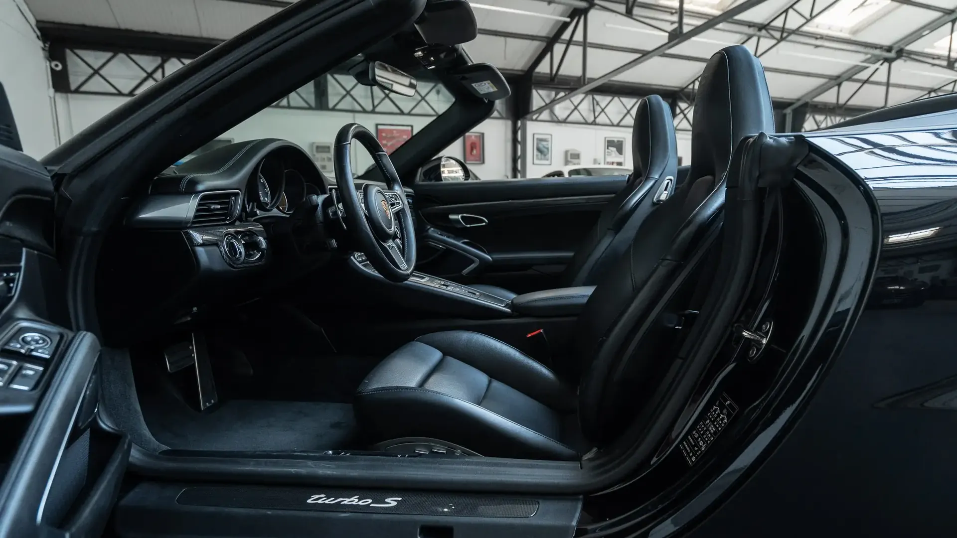 Porsche 911 — photo 11