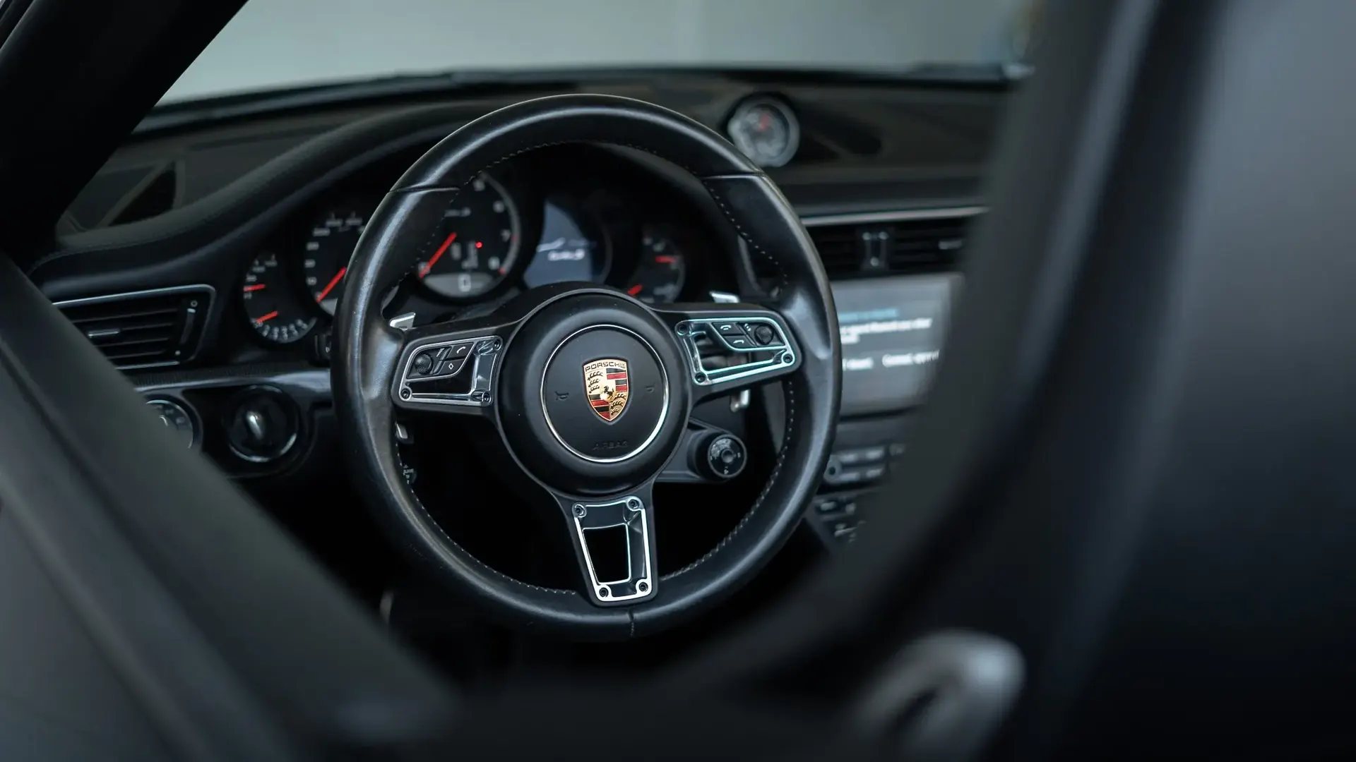 Porsche 911 — photo 23