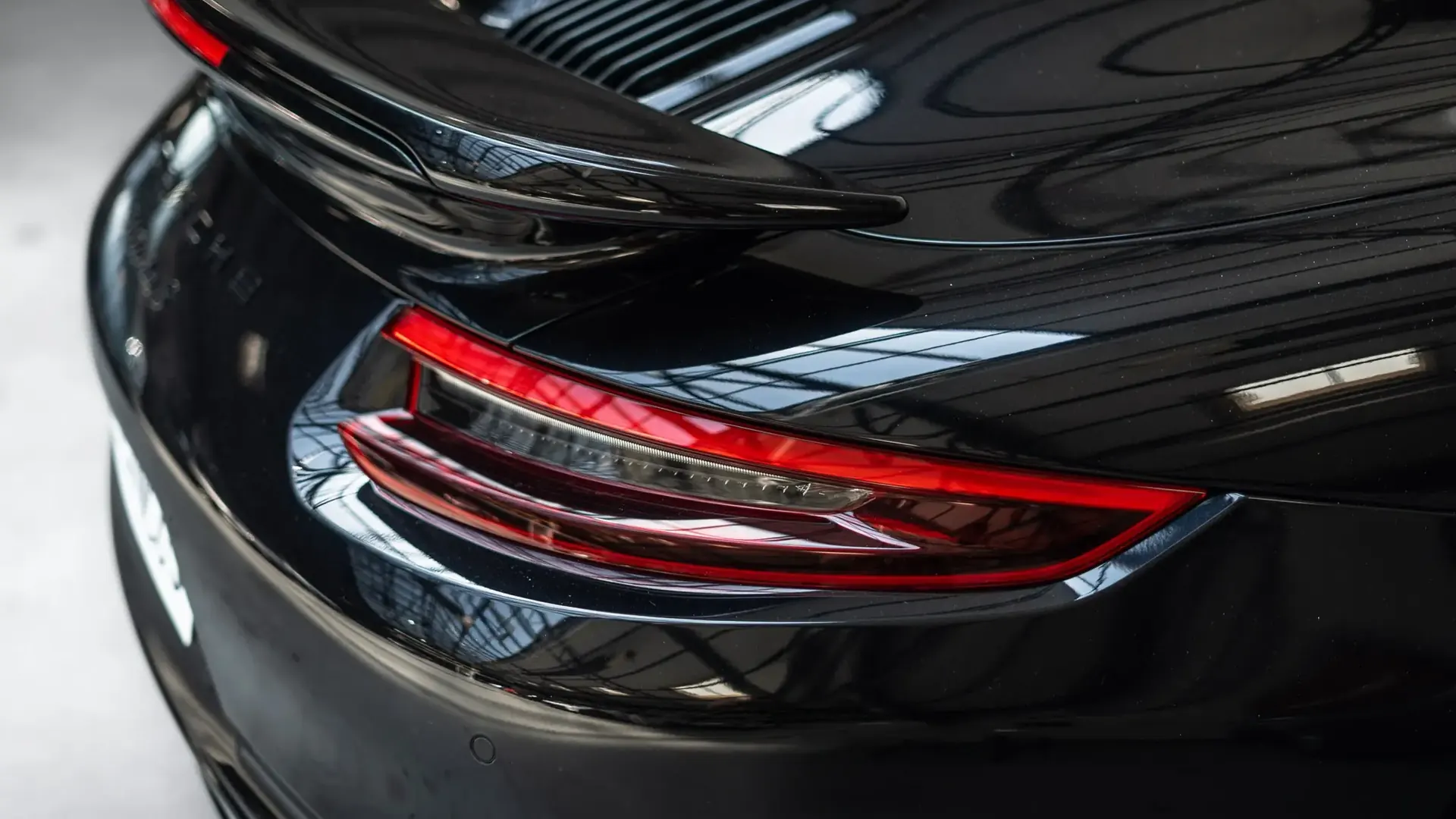 Porsche 911 — photo 40