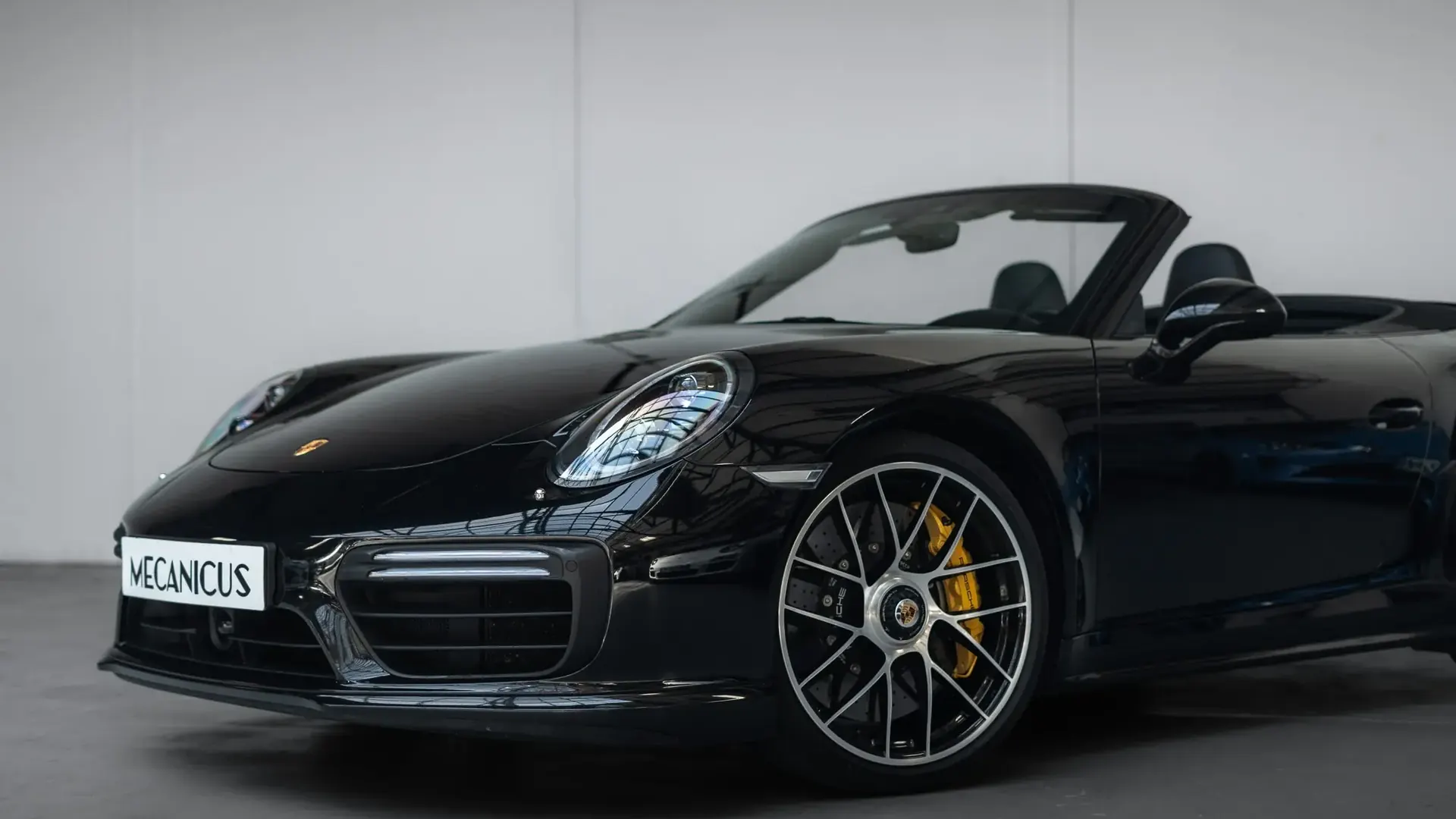 Porsche 911 — photo 36