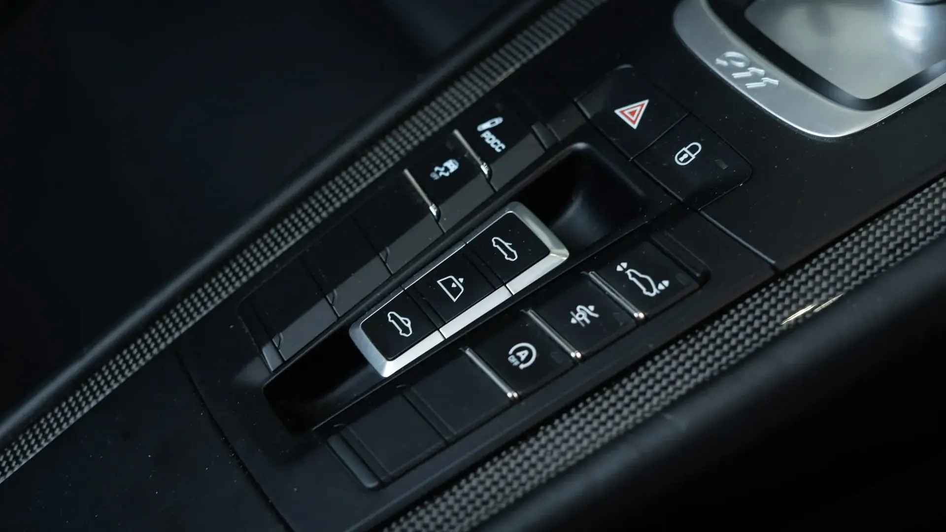 Porsche 911 — photo 17