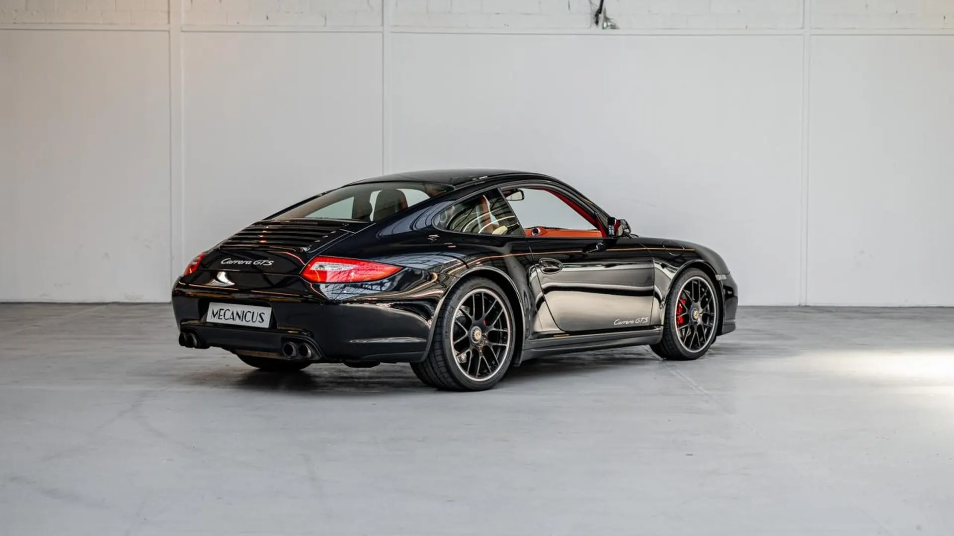 Porsche 911 — photo 2