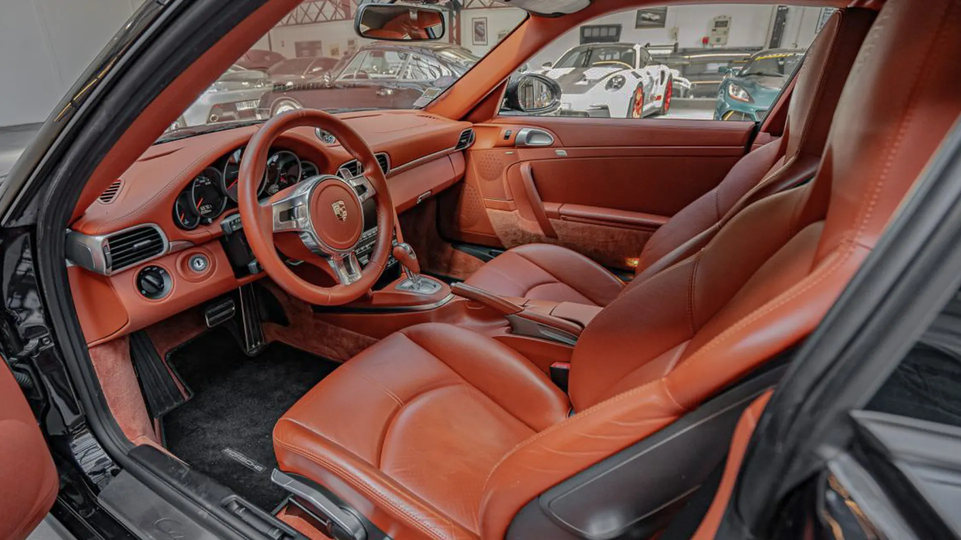 Porsche 911 — photo 8