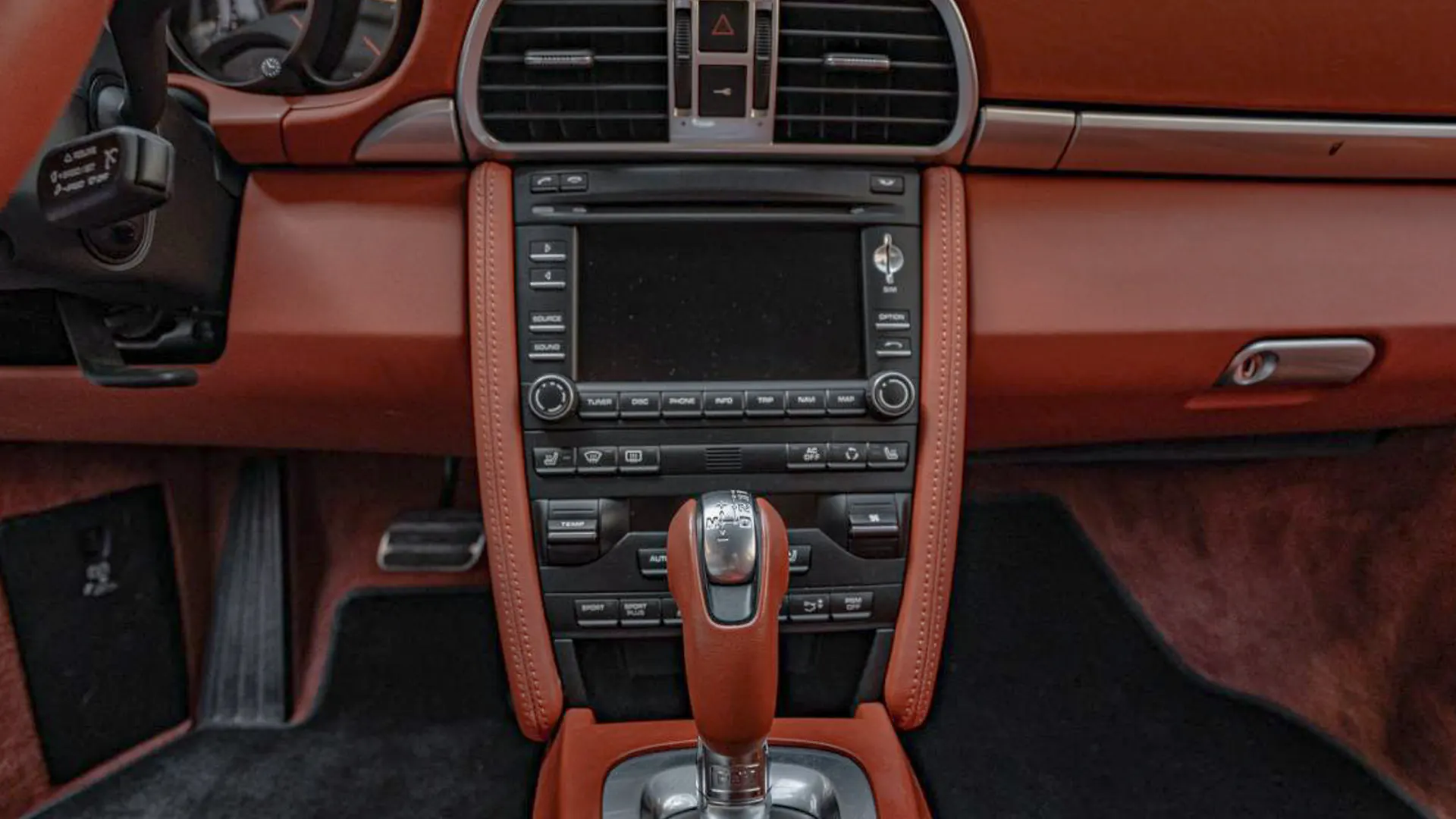 Porsche 911 — photo 19
