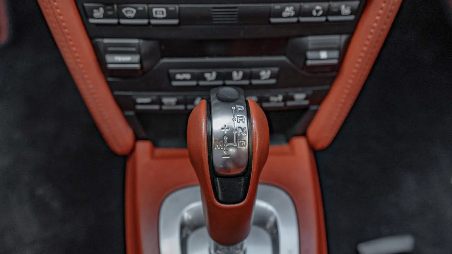 Porsche 911 — photo 21