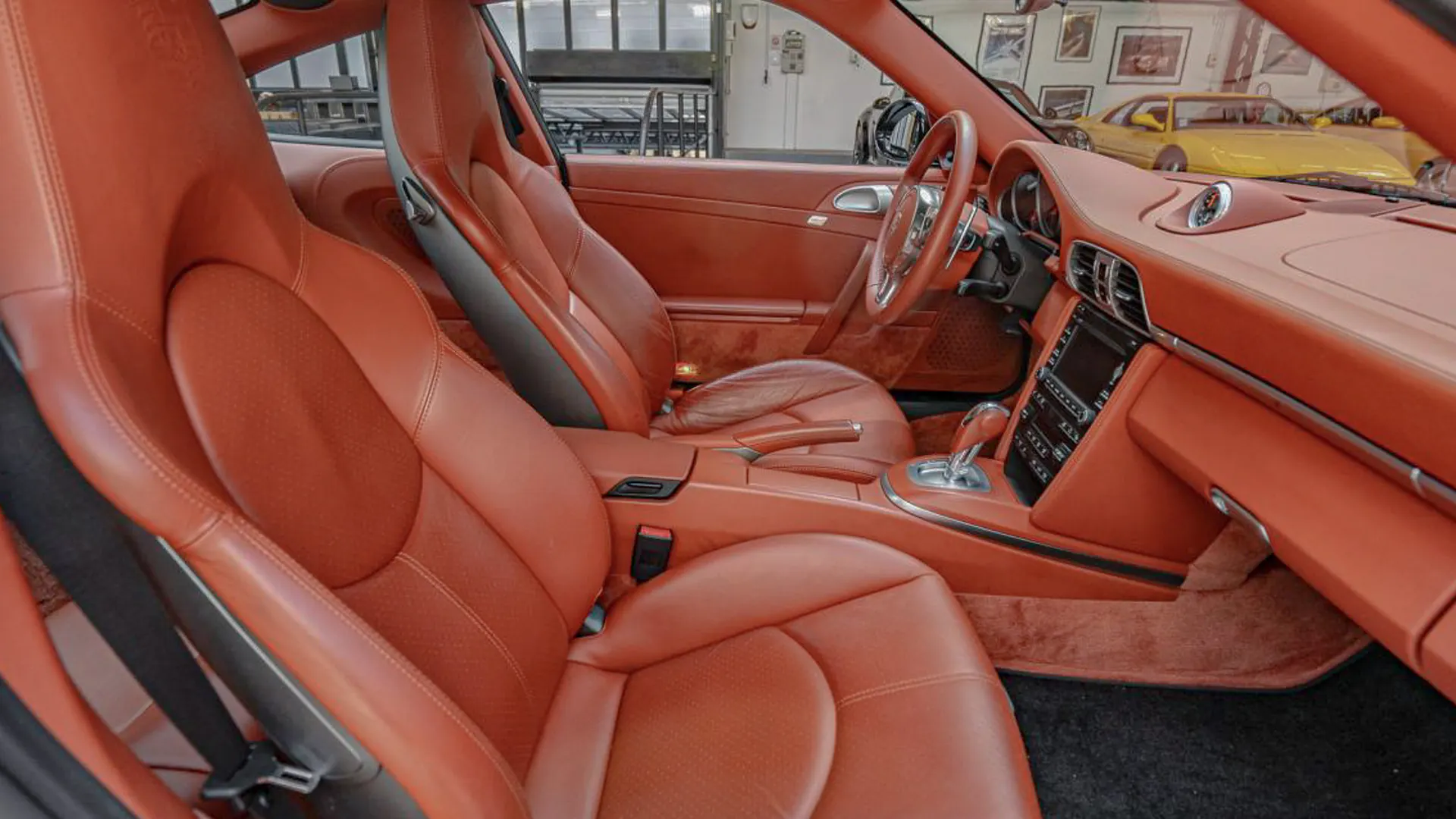 Porsche 911 — photo 14
