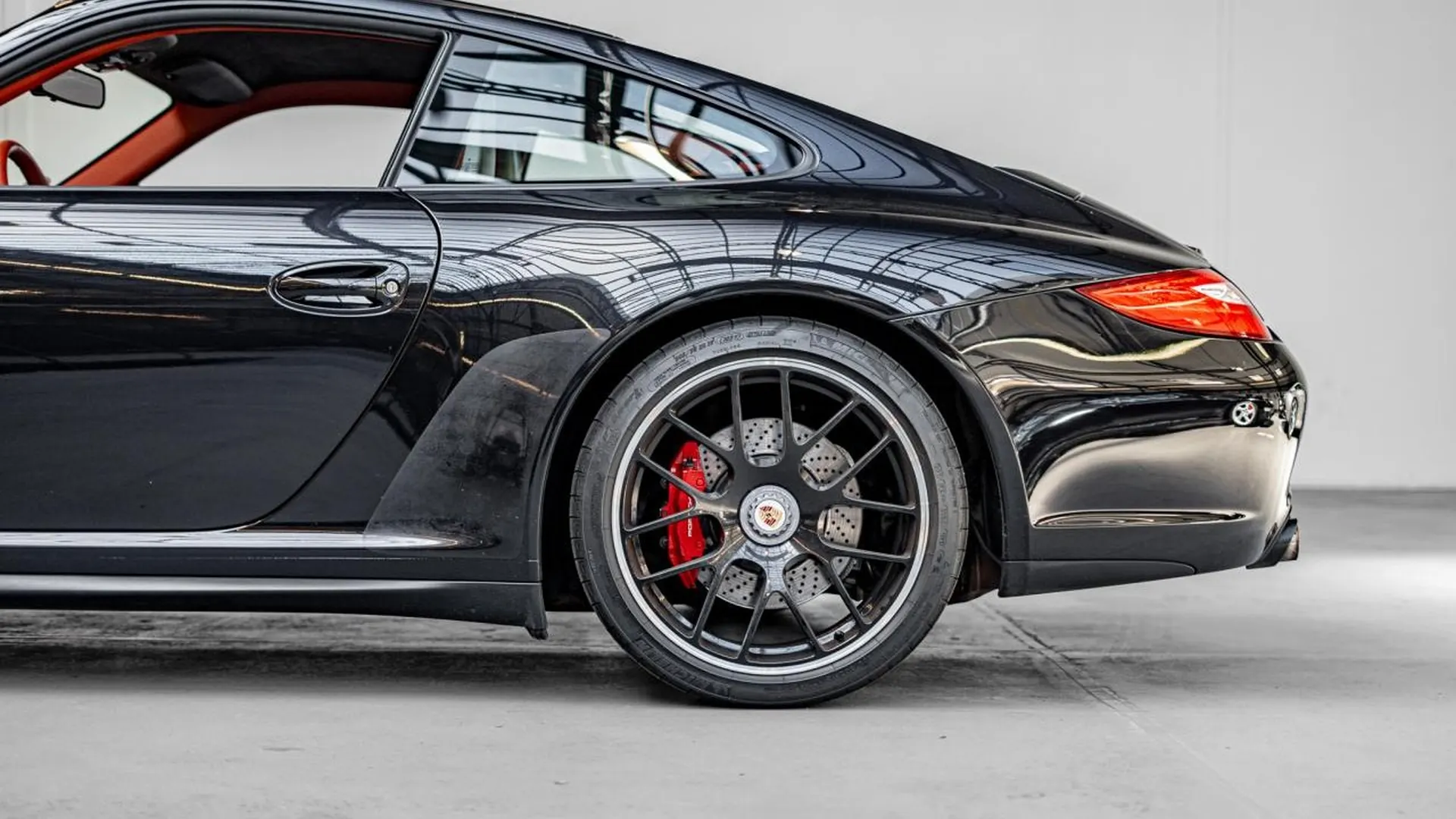 Porsche 911 — photo 7
