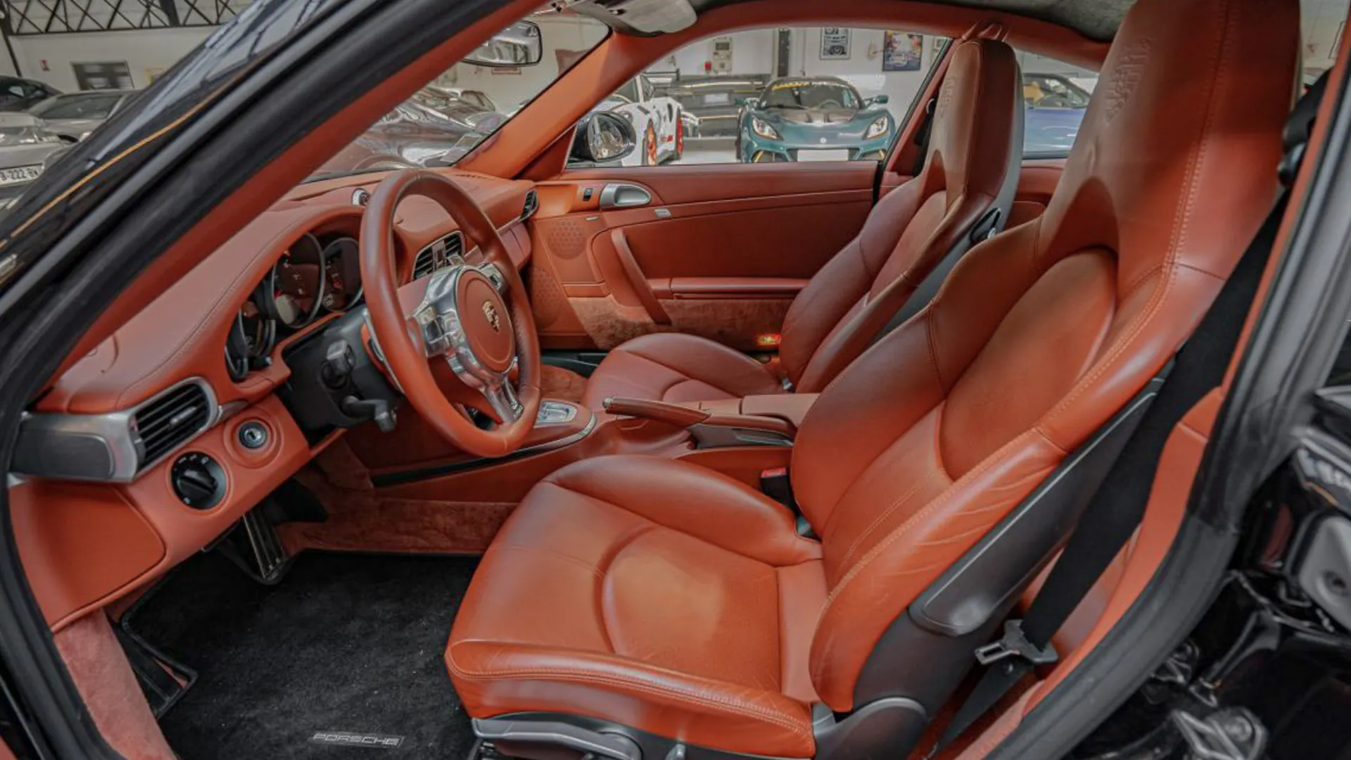 Porsche 911 — photo 9