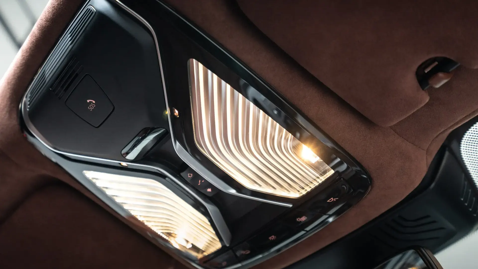 BMW 745Le — photo 30