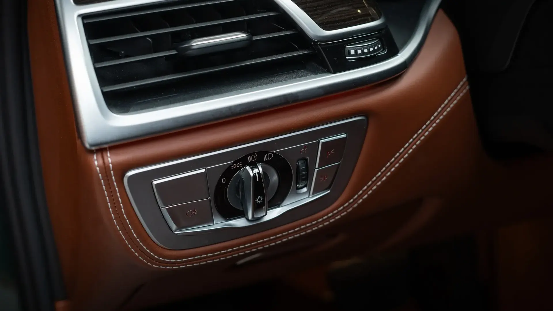 BMW 745Le — photo 21
