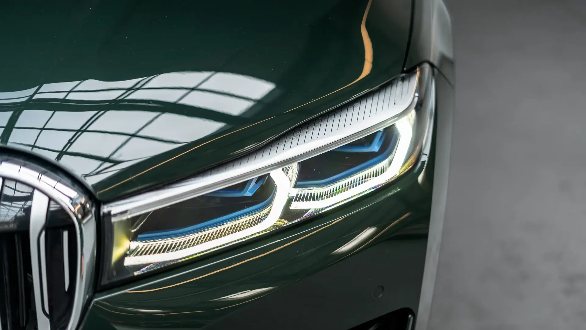 BMW 745Le — photo 36