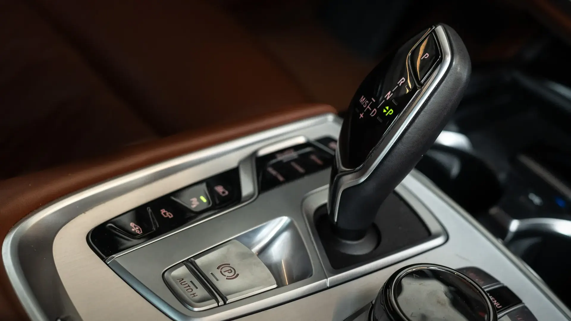BMW 745Le — photo 14
