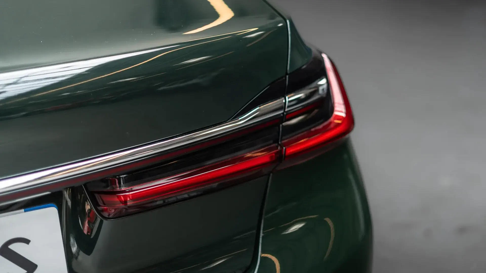 BMW 745Le — photo 43