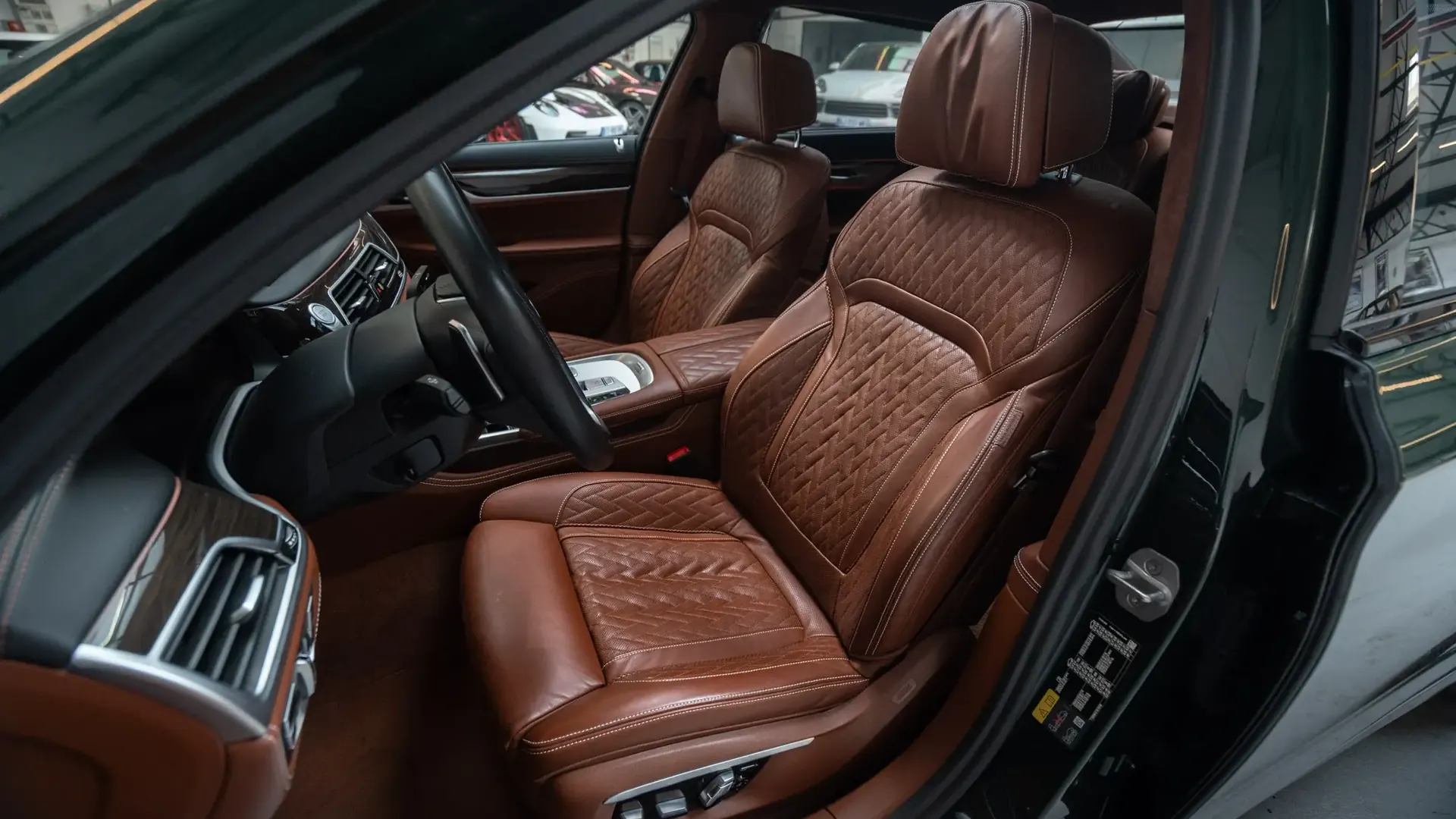 BMW 745Le — photo 10
