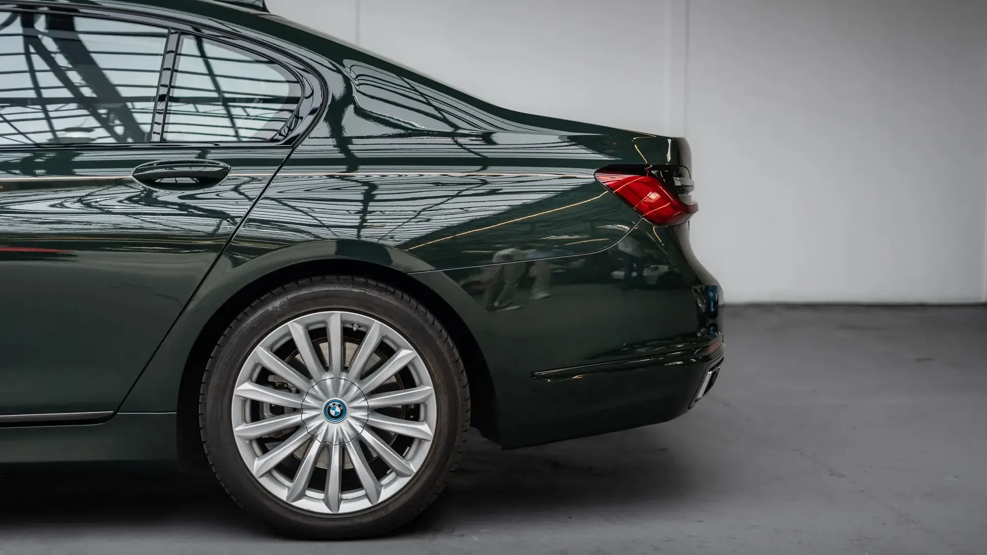 BMW 745Le — photo 7