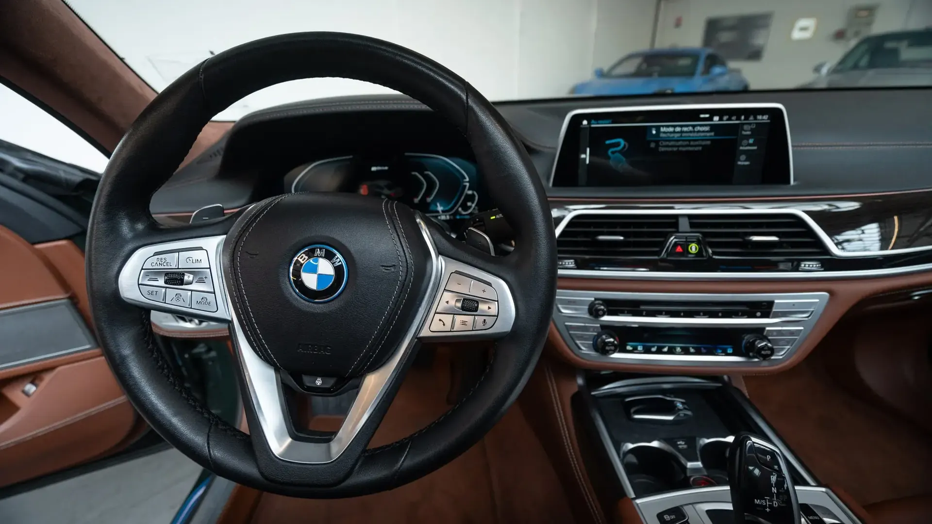 BMW 745Le — photo 11
