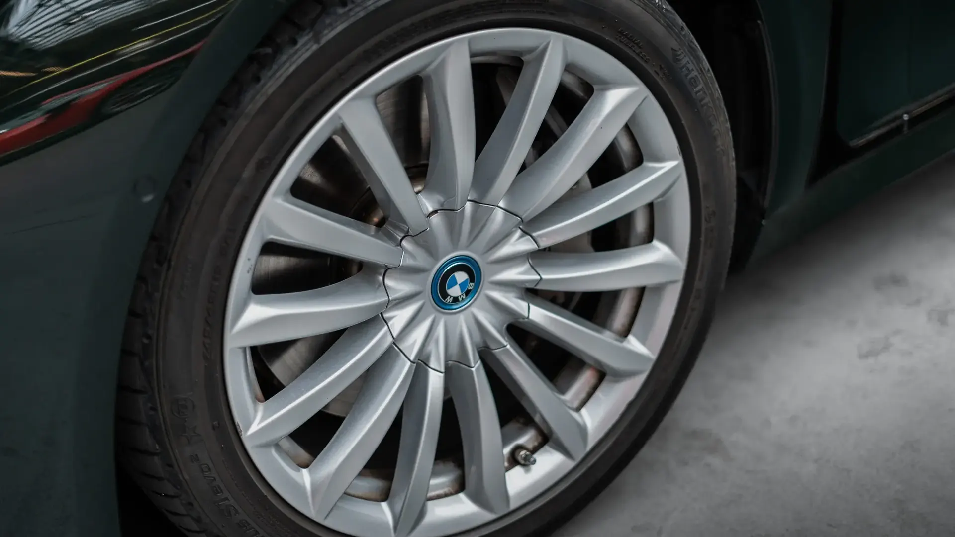 BMW 745Le — photo 34