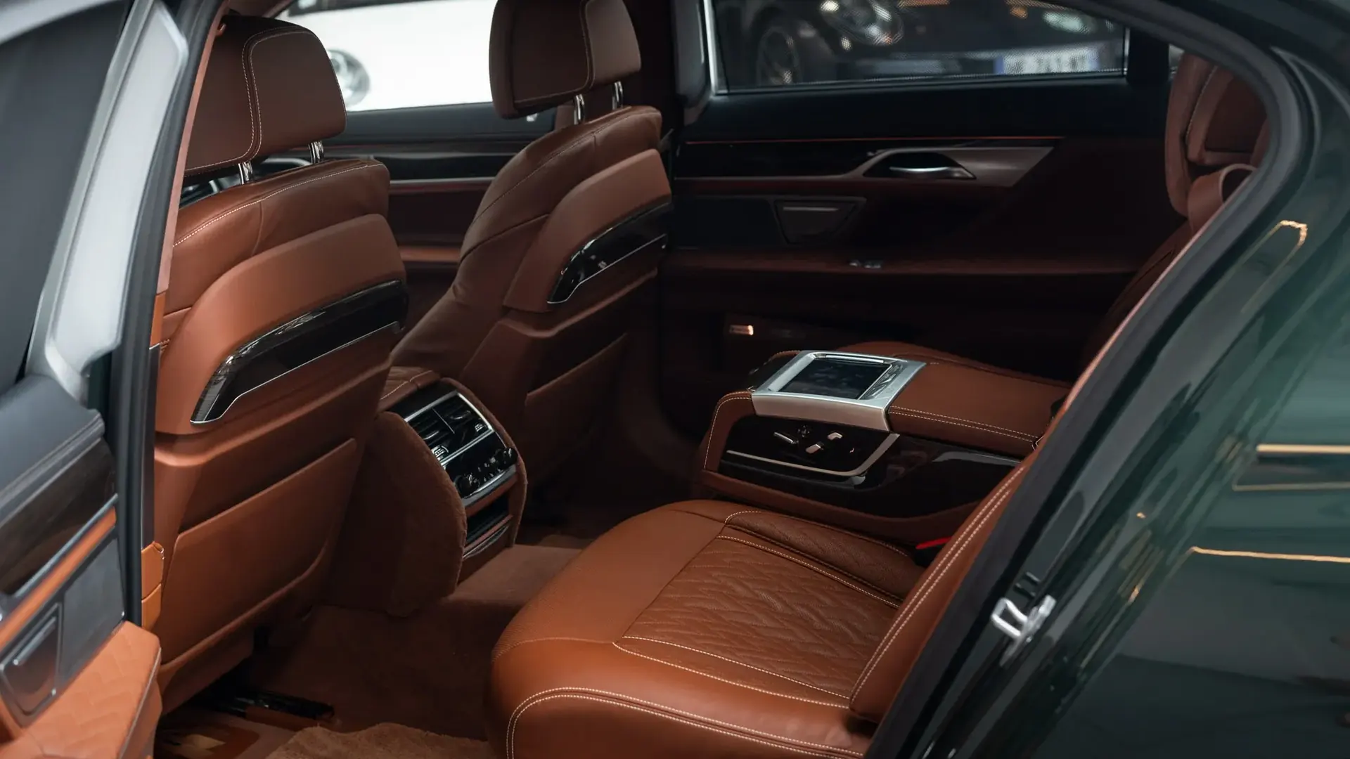 BMW 745Le — photo 27