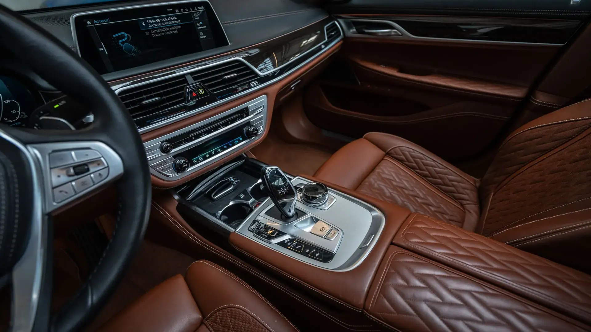 BMW 745Le — photo 17