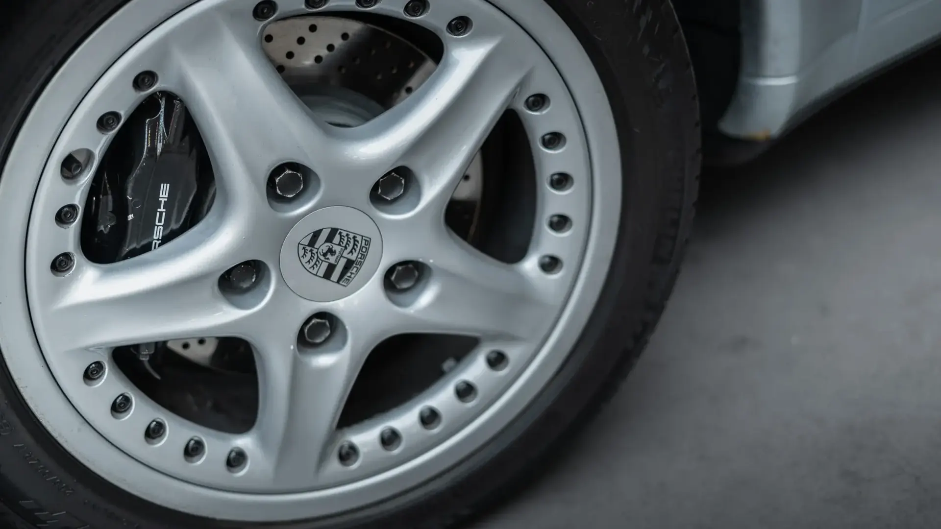 Porsche 911 — photo 39