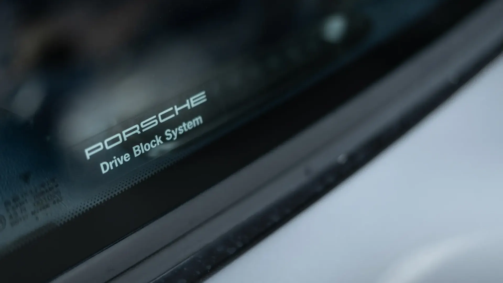 Porsche 911 — photo 43