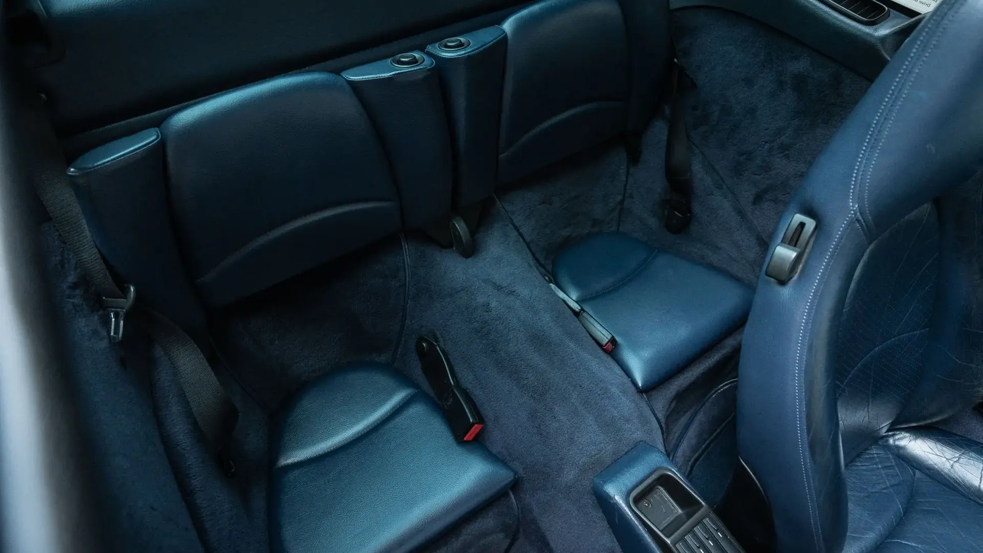 Porsche 911 — photo 29