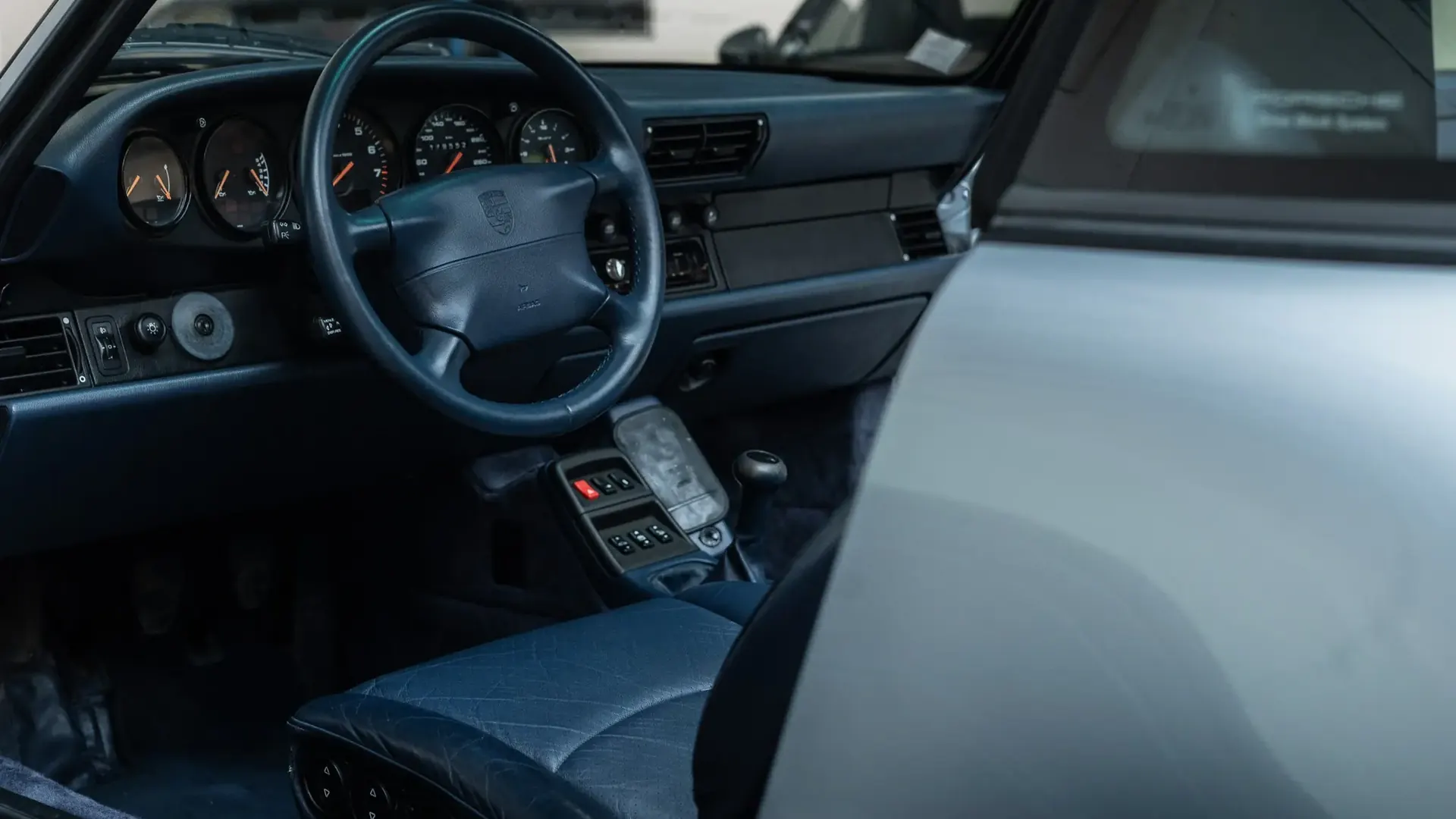 Porsche 911 — photo 9