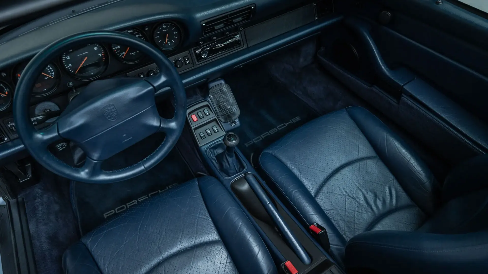 Porsche 911 — photo 25