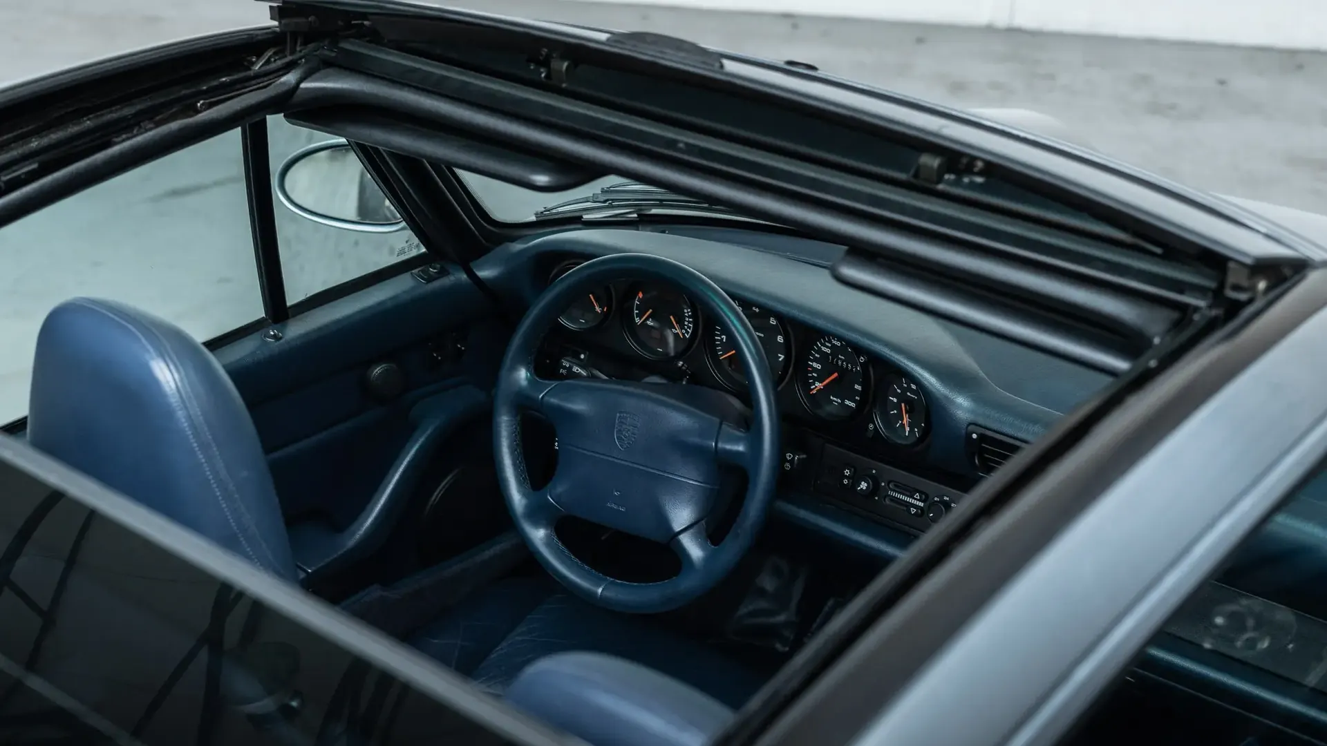 Porsche 911 — photo 46