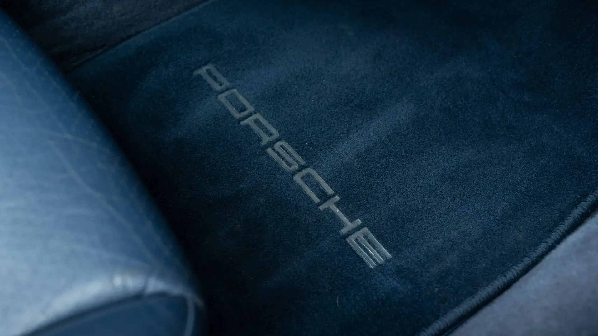 Porsche 911 — photo 16