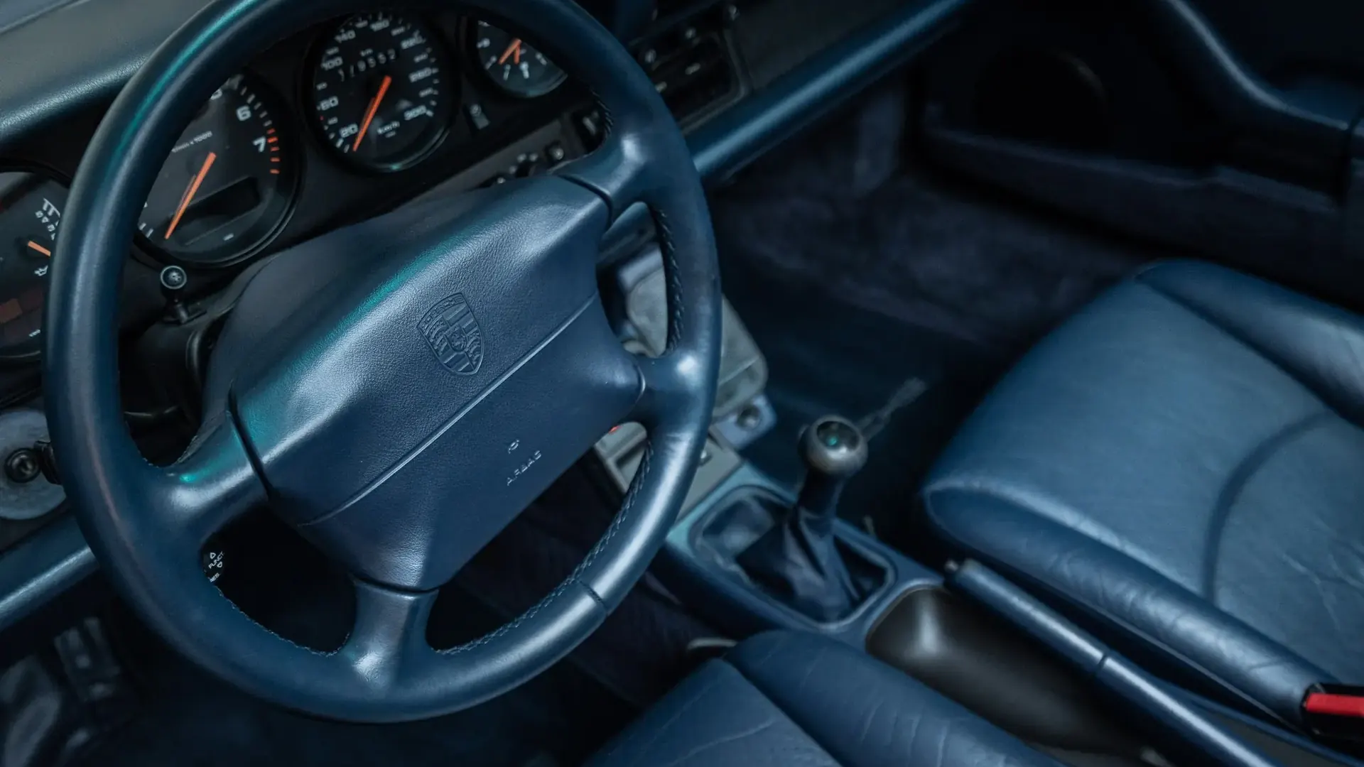 Porsche 911 — photo 31