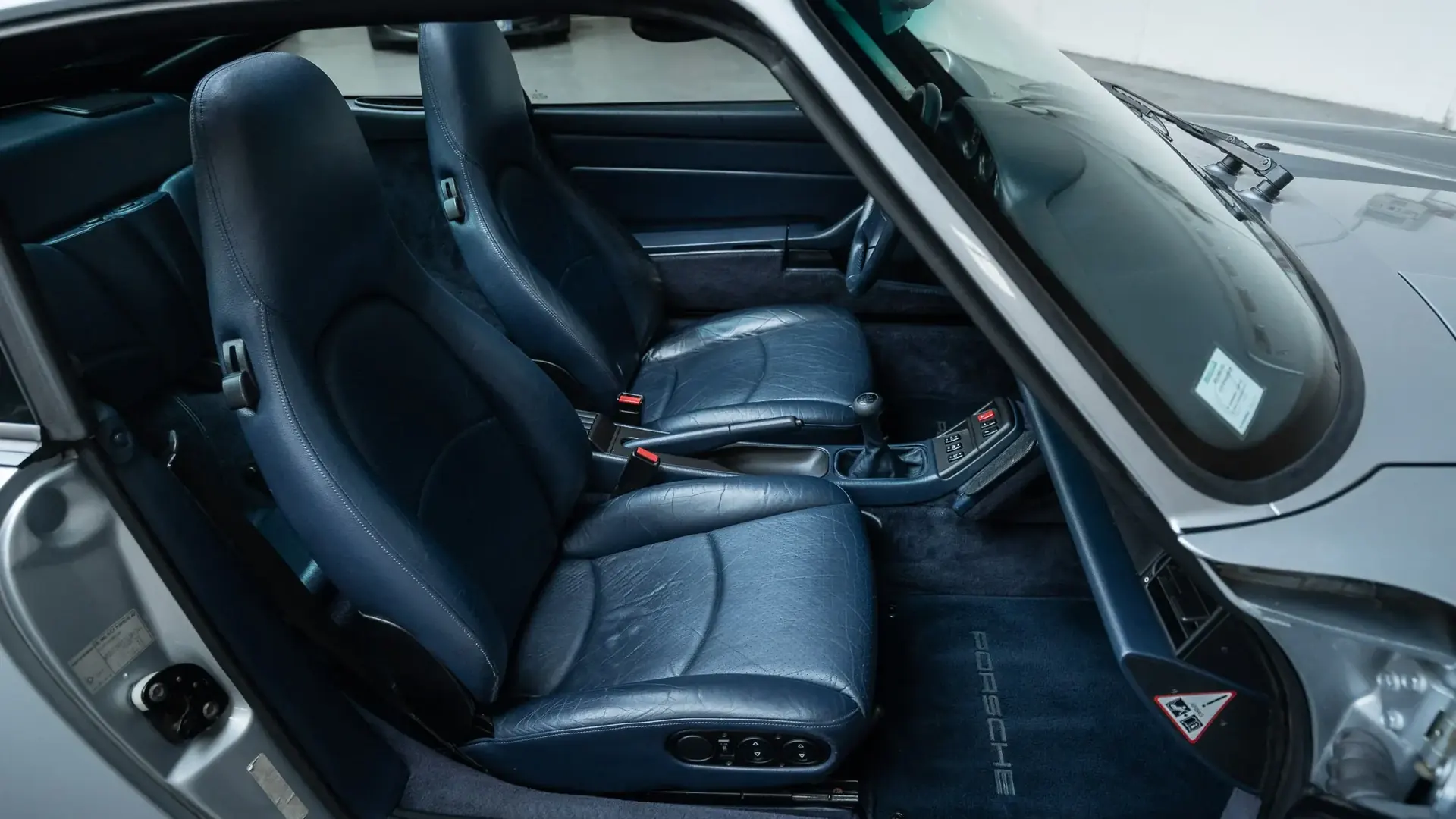 Porsche 911 — photo 28