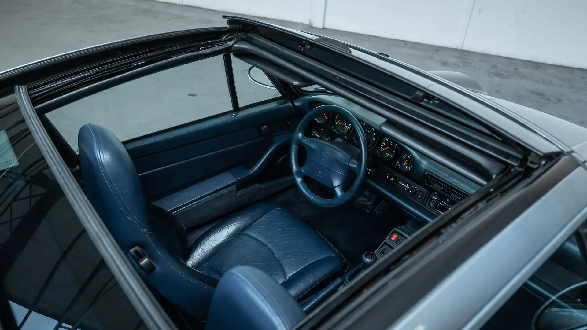 Porsche 911 — photo 21