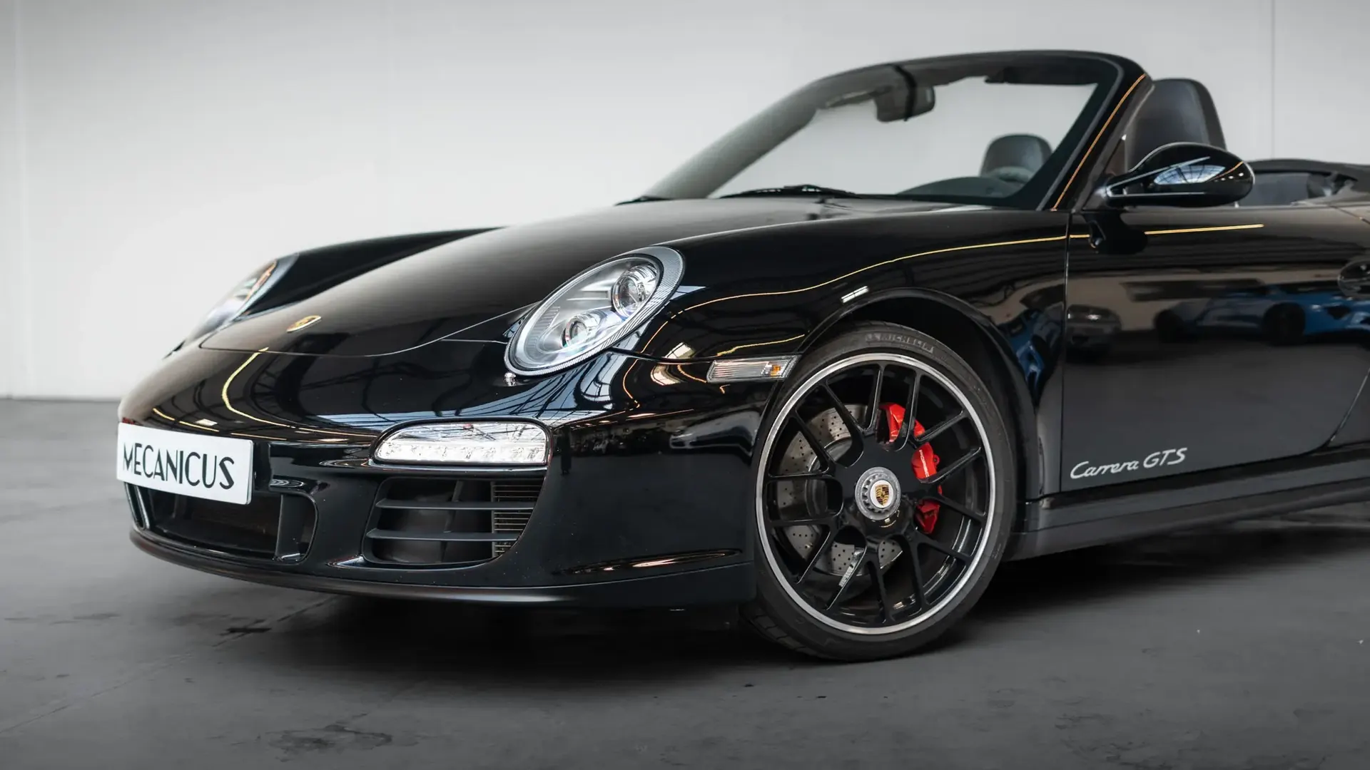 Porsche 911 — photo 35