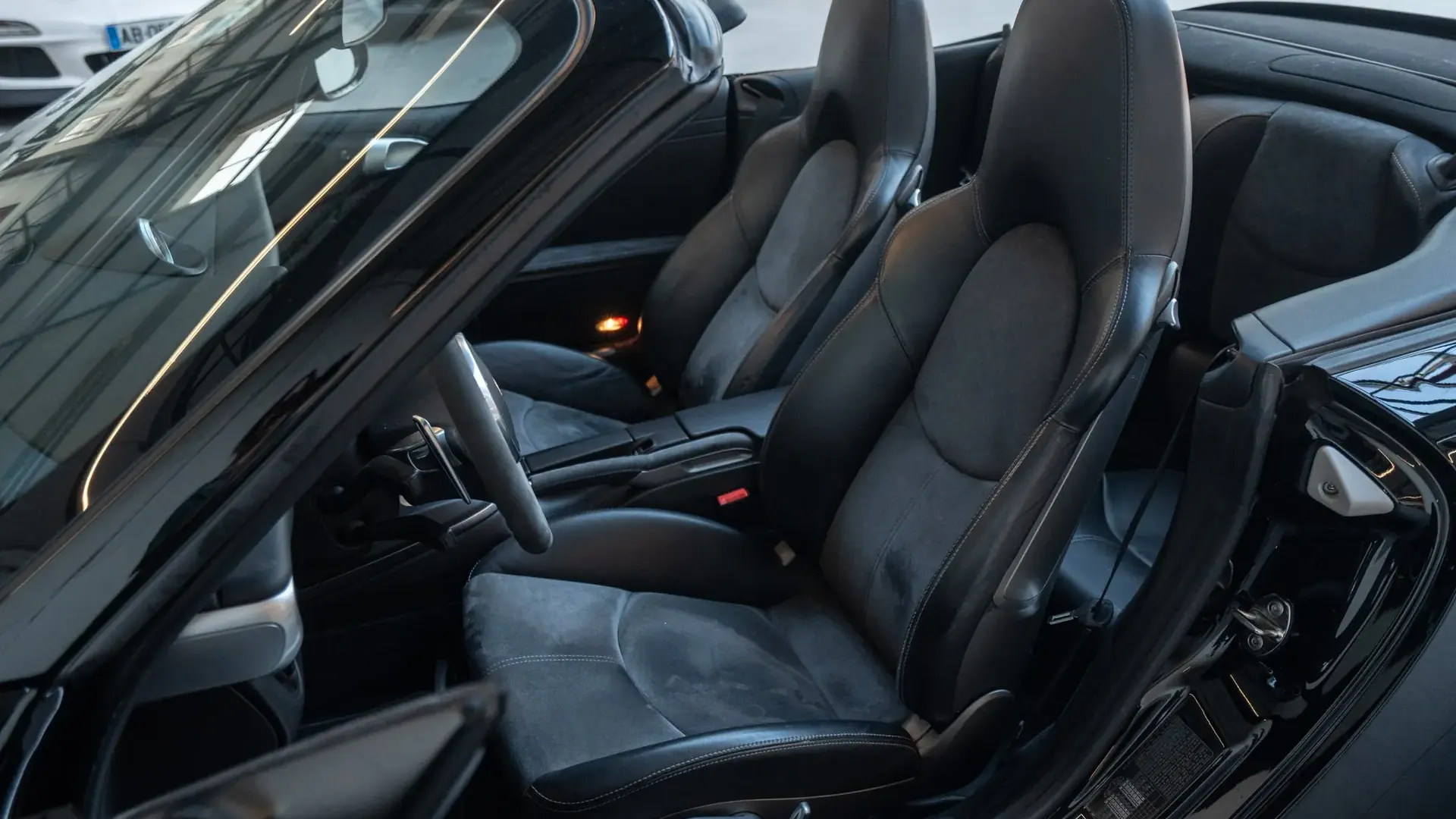 Porsche 911 — photo 12