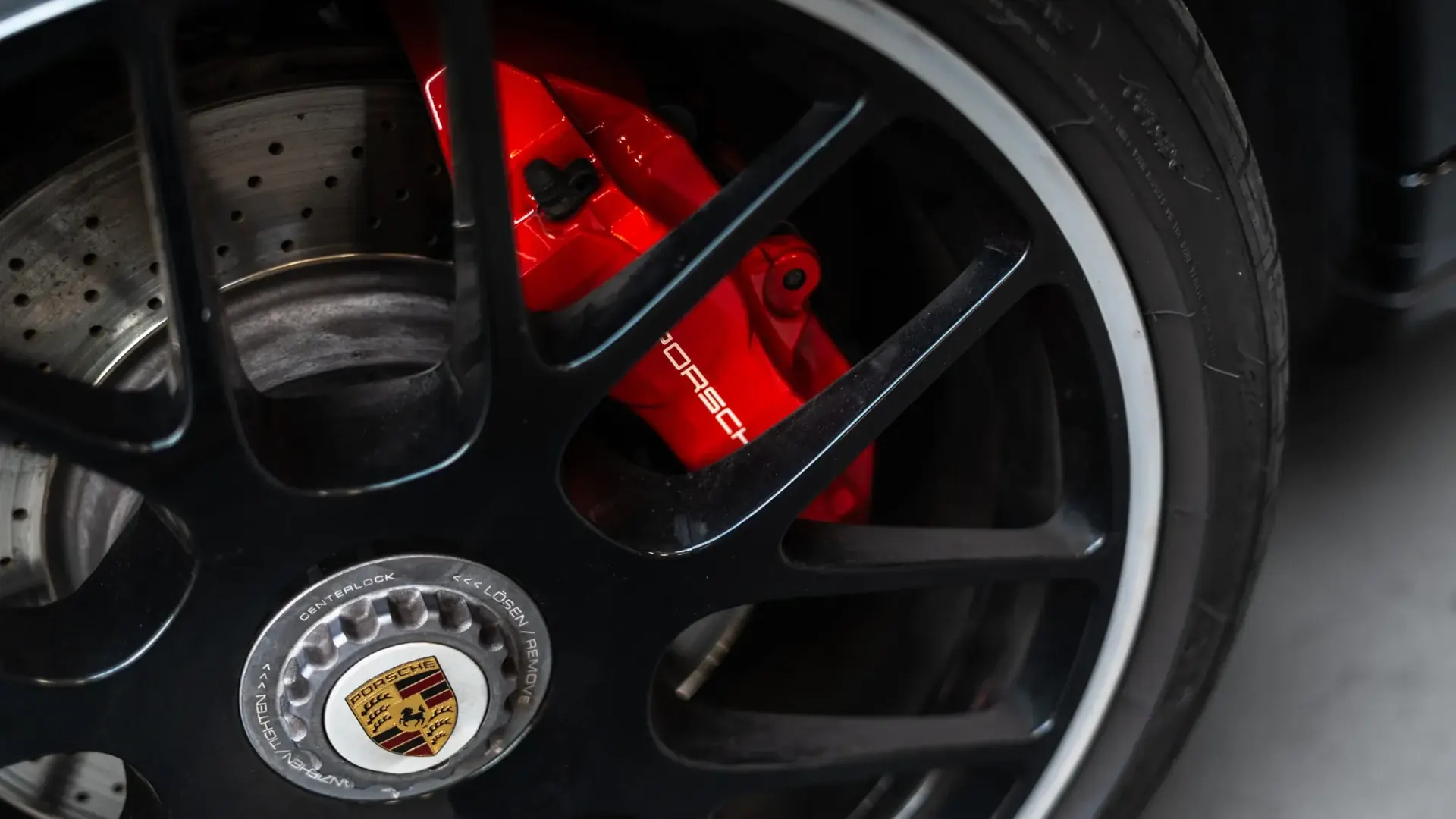 Porsche 911 — photo 37