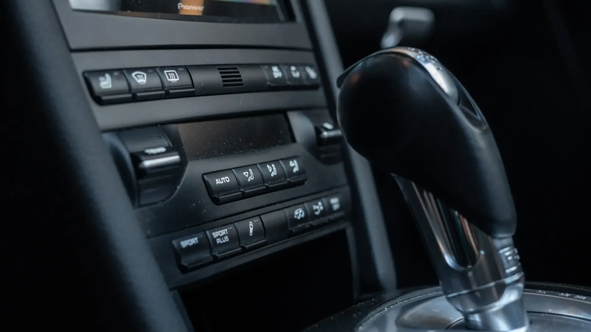 Porsche 911 — photo 19