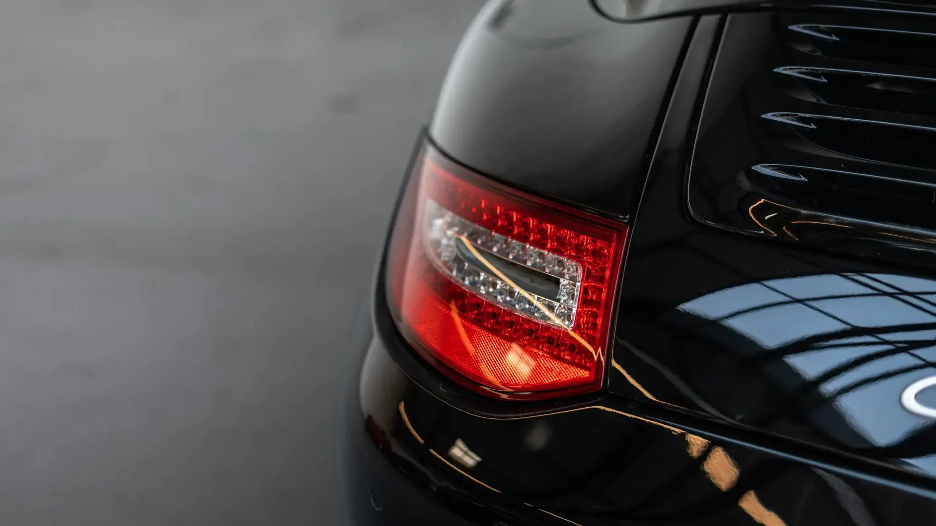 Porsche 911 — photo 47