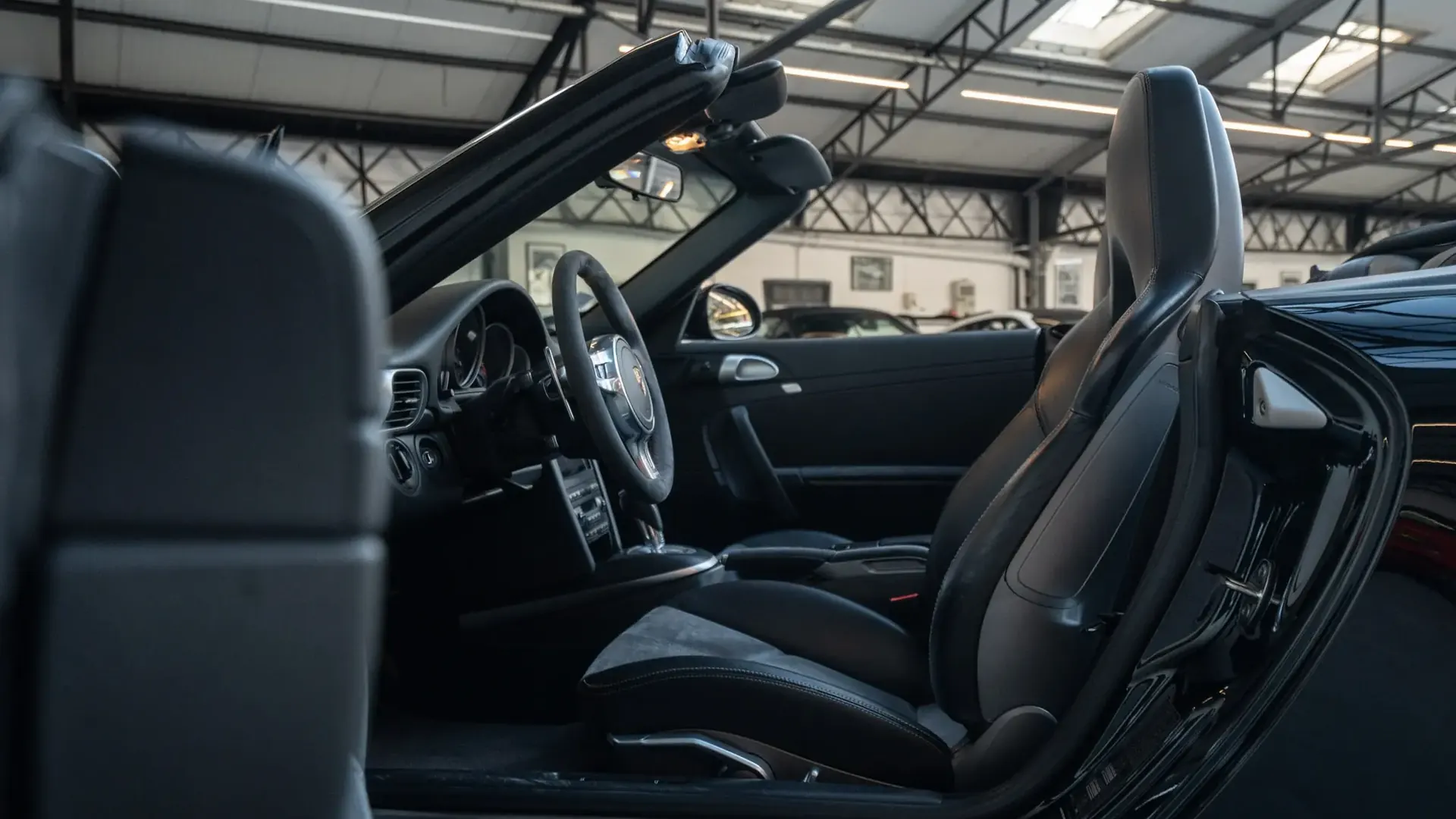 Porsche 911 — photo 11