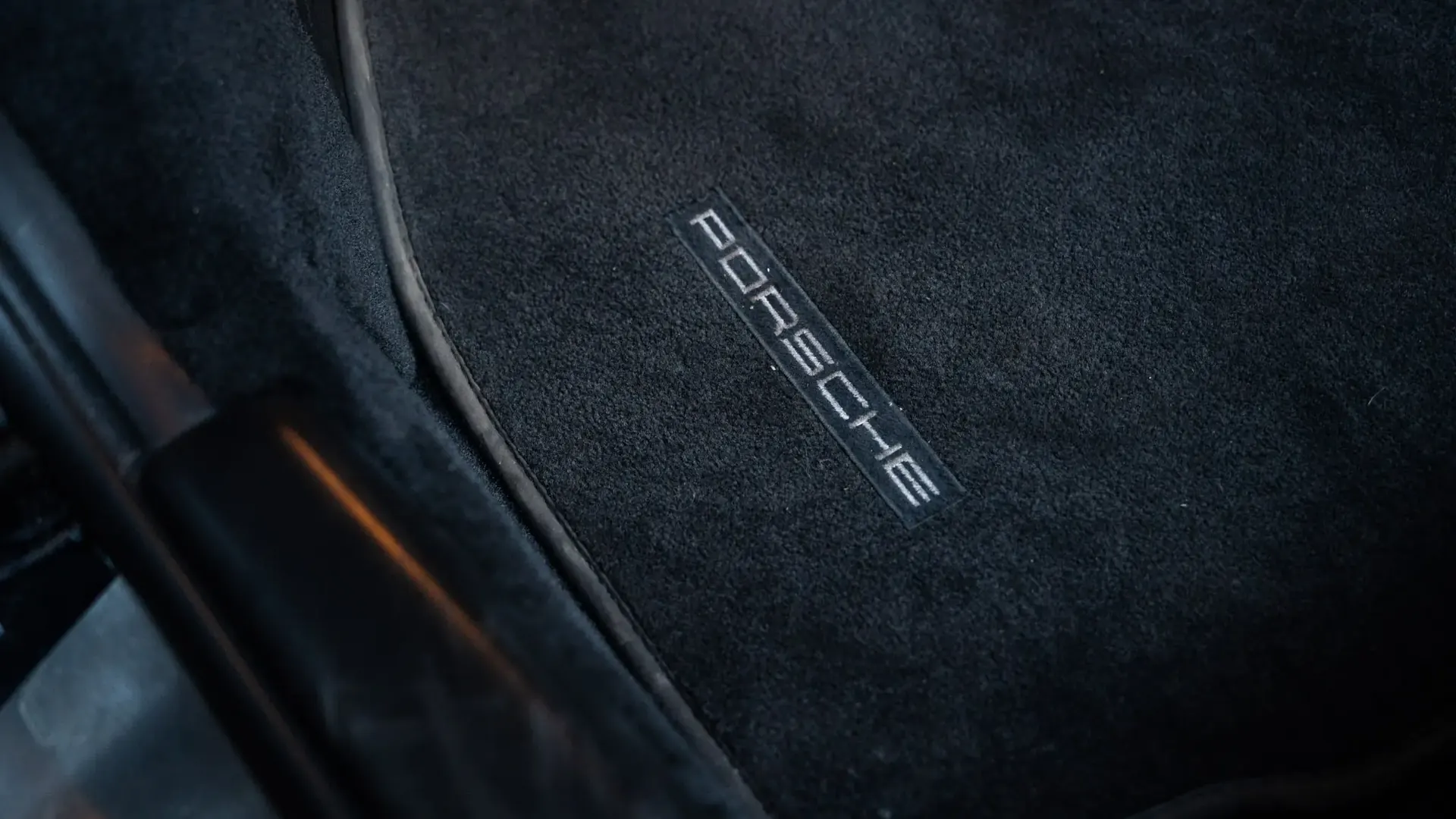 Porsche 911 — photo 28