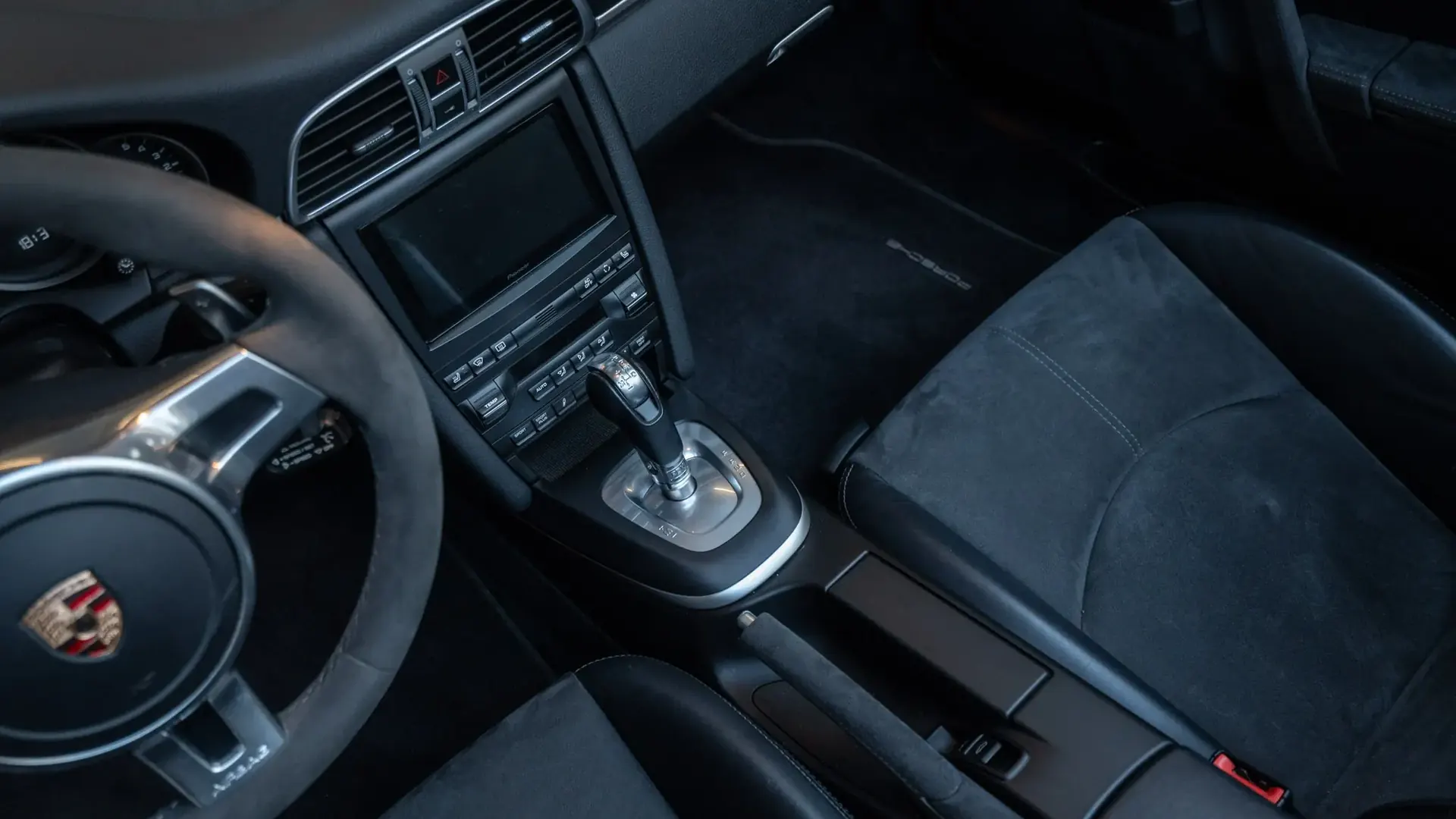 Porsche 911 — photo 24