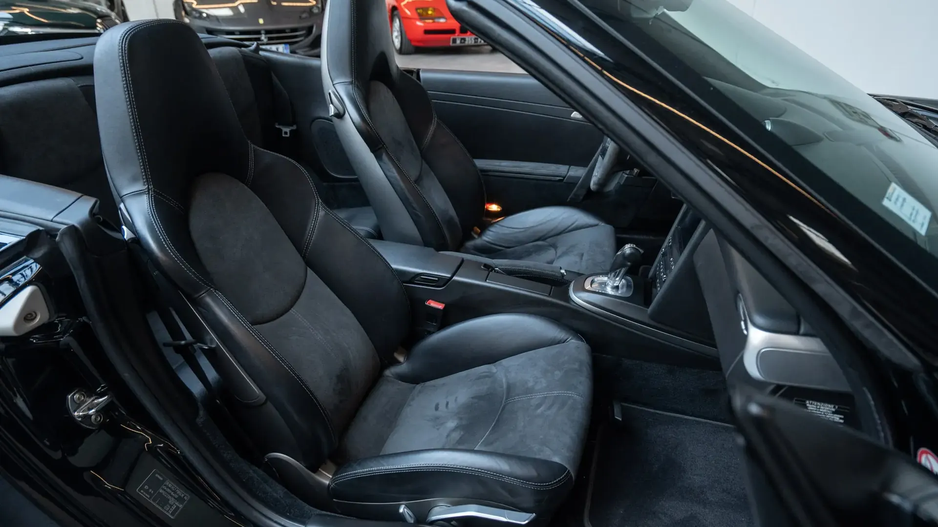 Porsche 911 — photo 31